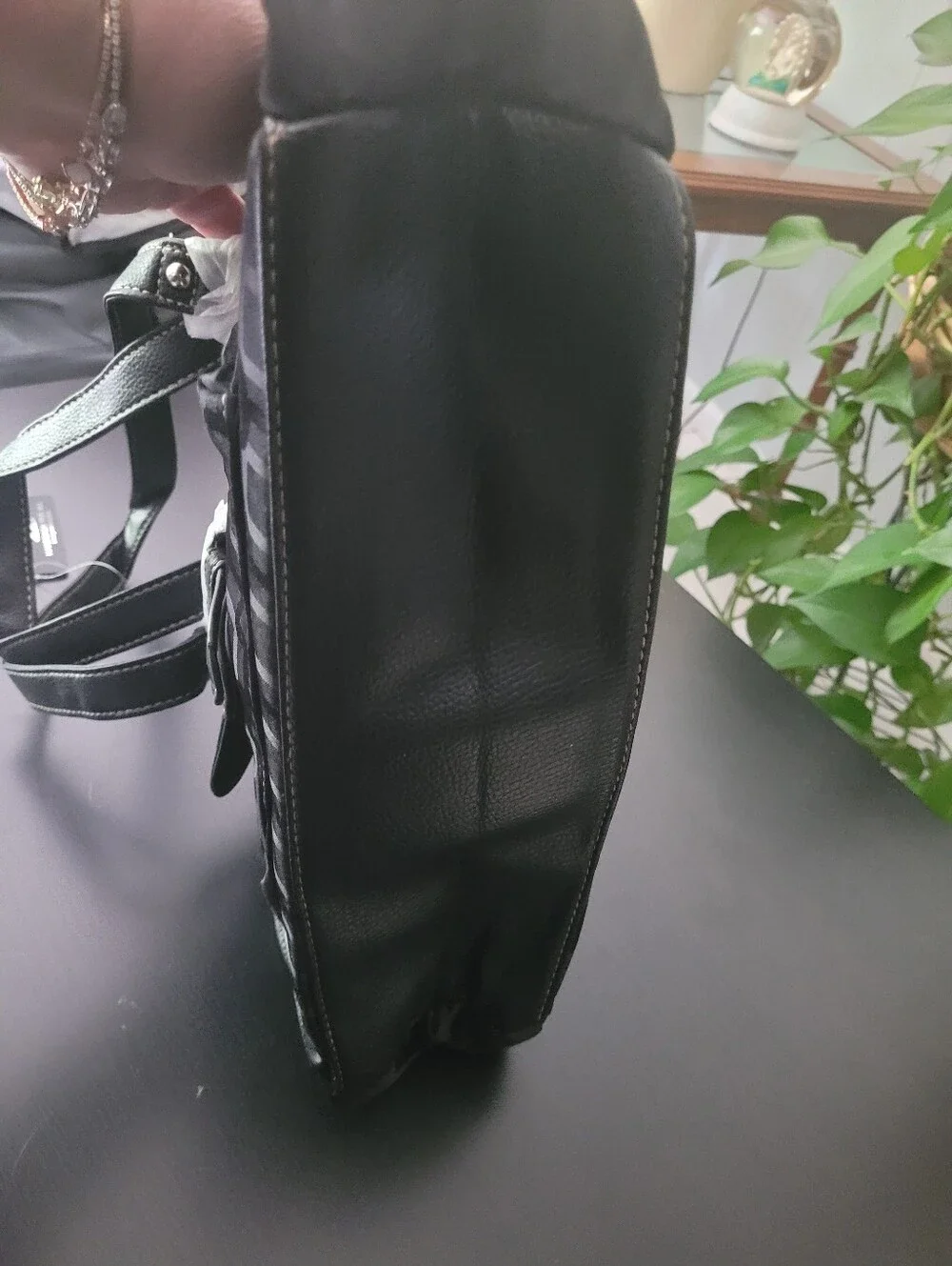 no brand sleek black